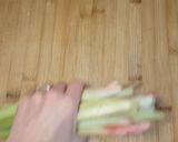 Une image de l'étape 1 de 🥧 Tarte à la rhubarbe sans crème et sans œuf, très simple.