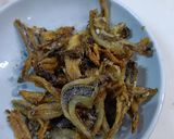 Gambar langkah 1 resipi Kacang panjang goreng taugeh.