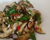 A picture of step 2 of Insalata di melanzane aubergine salad.