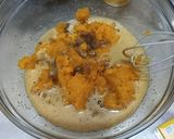 Foto langkah ke 2 dari resep Pumpkin Cheese Muffin.