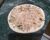 A picture of step 3 of Mooli parantha.