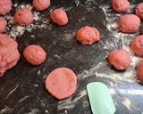 Foto del paso 3 de la receta: Pancitos rosados de remolacha saborizados