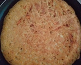 Foto del paso 3 de la receta: Tortilla de tallarines acompañada con salsa