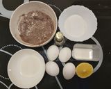 Hình bước làm 1 của món Cốt bánh gato vị socola