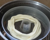 Foto langkah ke 5 dari resep Bolu Ketan Hitam Keju Lumer.