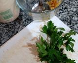 Foto del paso 1 de la receta: Salsa de yogurt símil turca light