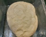 A picture of step 4 of Paneer Tikka Cheese Burst Pizza, without oven.