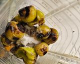 Foto del paso 2 de la receta: Salsa verde tatemada de habanero