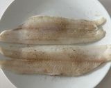 A picture of step 1 of Sole Meunière.