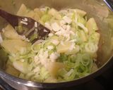 Póréhagymás Fokhagymakrémleves recept fázis 4 fotója