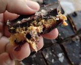Gambar langkah 5 resipi Chocolate, Peanut Butter, Pistachio & Date Bark.