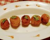 A picture of step 4 of Chicken cheese balls.