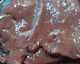 Foto del paso 1 de la receta: Revuelto de hígado con cebolla y huevo