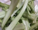 Foto del paso 1 de la receta: Bocadillos de pencas de acelga 🍃
