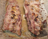Foto del paso 3 de la receta: Costillas de cerdo al ajo y limón con patatas al horno