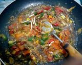 Foto langkah ke 6 dari resep Oseng Klotok Cabe Hijau.