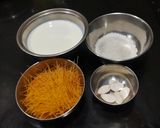 A picture of step 1 of Vermicelli Kheer.