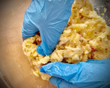 Foto del paso 3 de la receta: Monstruitos salados de patata
