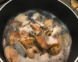 A picture of step 1 of Clam chowder.