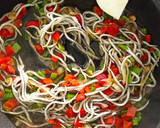 Foto del paso 1 de la receta: Arroz basmati al curry con gulas y almejas