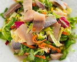 Hình bước làm 4 của món Salad Cá Trích Xông Khói