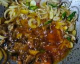 Gambar langkah 2 resipi Nasi Goreng Sardin.