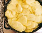 Foto del paso 2 de la receta: Tortilla de patatas con cebolla