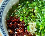 Hình bước làm 1 của món 🌱 Bánh Tráng Cuốn Sốt Tương Ớt Giòn