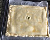 Foto del paso 3 de la receta: Empanada de calabacín, queso y huevo