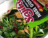 Foto langkah ke 3 dari resep Tumis kangkung terasi.