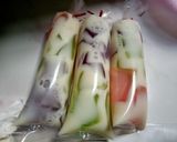 Foto langkah ke 9 dari resep Es Lilin Susu Jelly.