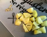 Une image de l'étape 2 de Marinade à la moutarde aigre douce, citron confit et épices.