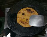 A picture of step 4 of Thepla.