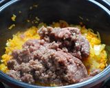 Foto langkah ke 2 dari resep Homemade Bolognese and Bechamel Sauce.