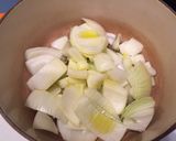 A picture of step 1 of Creamy Dreamy Brown Mushroom Potage ブラウンマッシュルームポタージュ.
