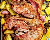 Foto del paso 3 de la receta: Paletilla de cordero asada con ajo y romero