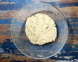 A picture of step 3 of Jowar Mooli Parantha.