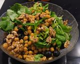 Foto del paso 4 de la receta: Ensalada de Garbanzos Tostados con Canónigos y Rulo de Cabra
