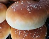 Házi hamburger zsemle és húspogácsa recept fázis 4 fotója