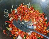 Foto langkah ke 3 dari resep Tumis telur.