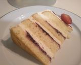 Foto del paso 15 de la receta: Tarta de crema de limón y fresas rellena de mora