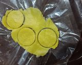 Foto langkah ke 2 dari resep Pastel kering isi abon.