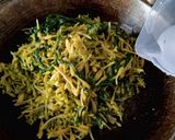 Foto langkah ke 3 dari resep Tumis Daun Singkong Bunga Pepaya.