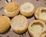 Zsemlében sült tojás sajttal recept fázis 1 fotója