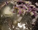 A picture of step 1 of Salmon fillet and portobello pie.