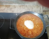 Foto del paso 8 de la receta: Paella sabrosa y fácil de cocinar de marisco al horno