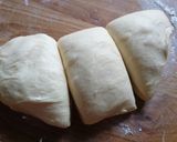 Hình bước làm 2 của món Bánh mì mềm bơ sữa