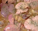 Sertés pecsenye, majoránnás csirkemájjal, savanyúkáposztával recept fázis 4 fotója