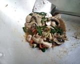Foto langkah ke 3 dari resep Tumis Buncis Jamur Kancing.