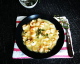 Foto del paso 3 de la receta: Colas de gambas en salsa blanca al tomillo limonero